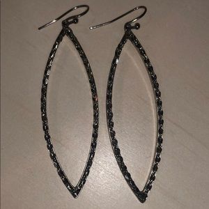 Beautiful dangly silver earrings